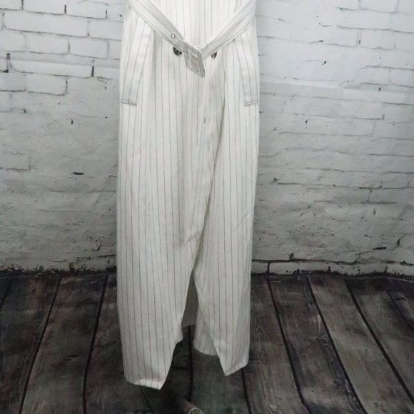 MISGUIDED WHITE WITH BLACK STRIPE SLEEVELESS BELTED MIDI DRESS SIZE 10 - Picture 5 of 9